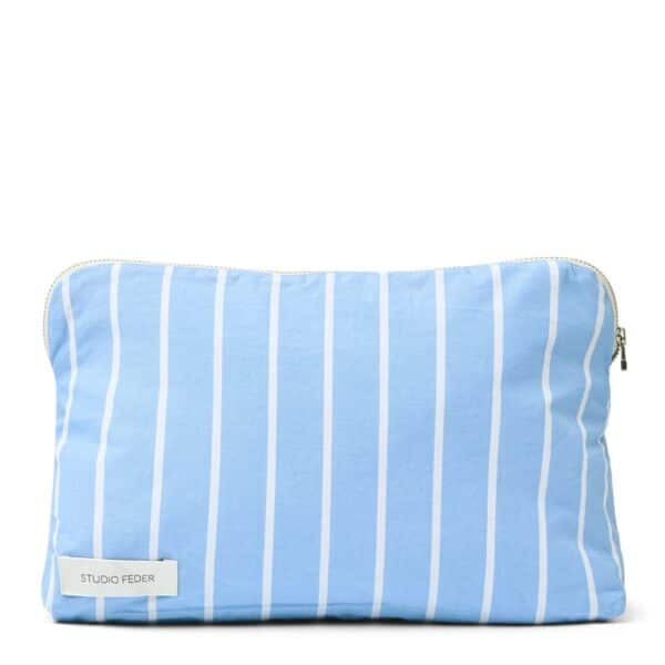 Studio Feder Celia toilettaske lyseblå med striber